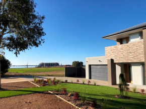 Lake Resort on Black Bull, Yarrawonga